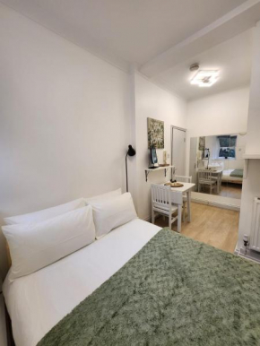 St 6 - 2 min Walk from Tube Cozy Studio Apartment